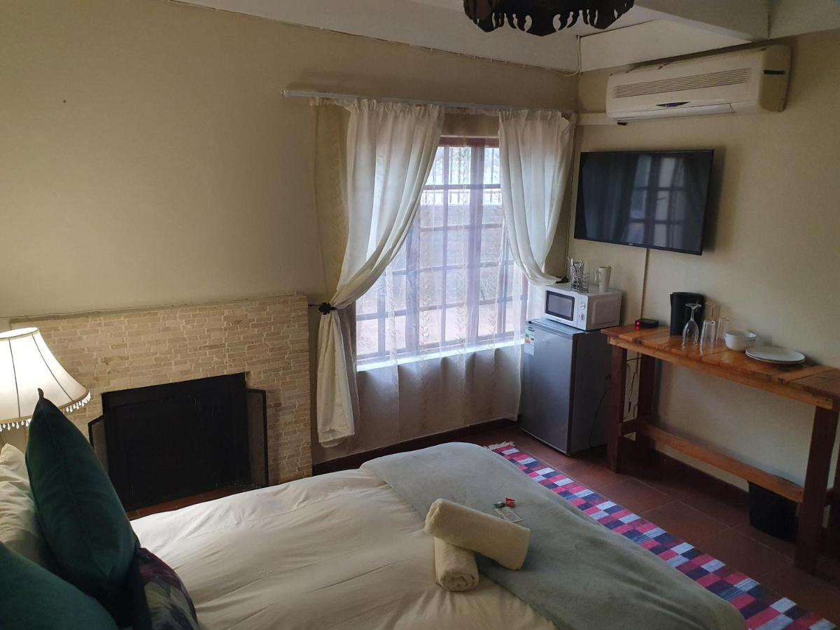 Sun Deck Lodge Hartbeespoort Kültér fotó