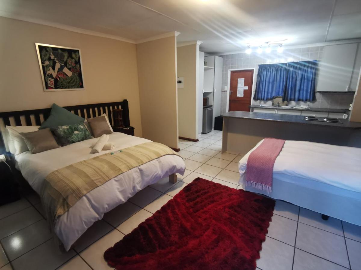 Sun Deck Lodge Hartbeespoort Kültér fotó