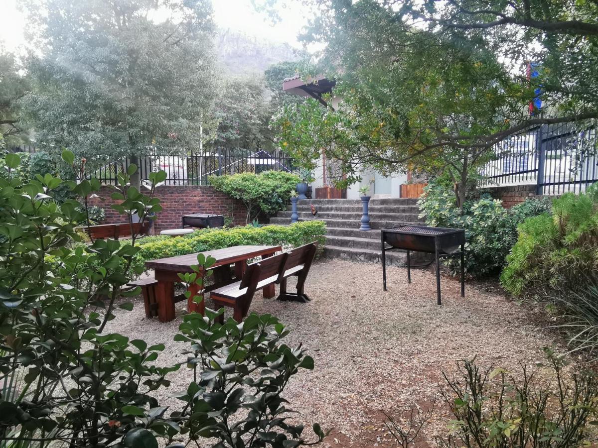 Sun Deck Lodge Hartbeespoort Kültér fotó