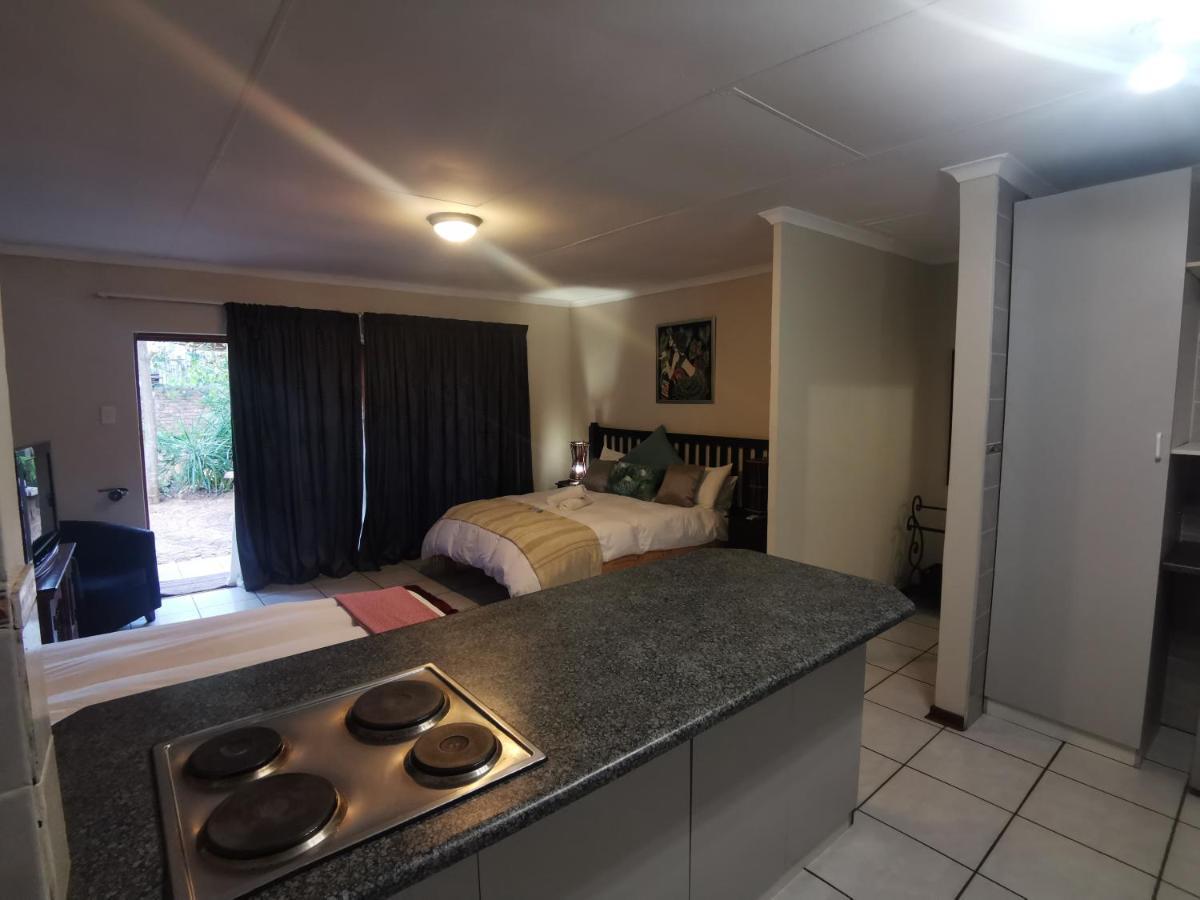 Sun Deck Lodge Hartbeespoort Kültér fotó