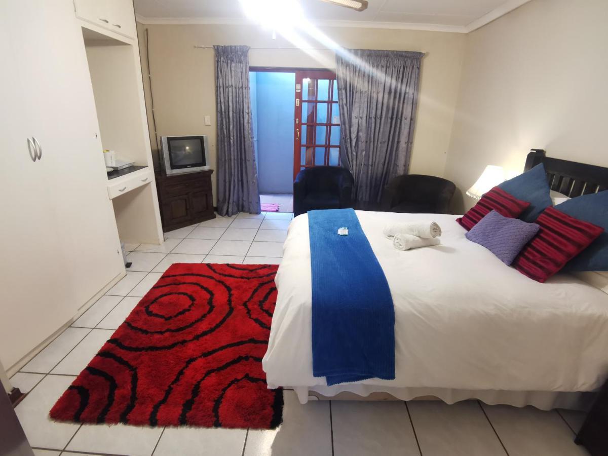 Sun Deck Lodge Hartbeespoort Kültér fotó