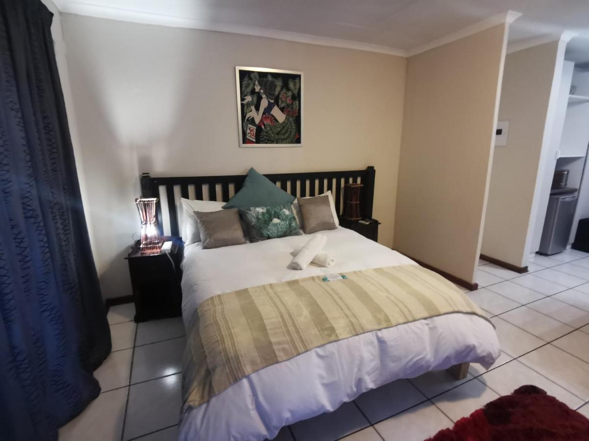 Sun Deck Lodge Hartbeespoort Kültér fotó