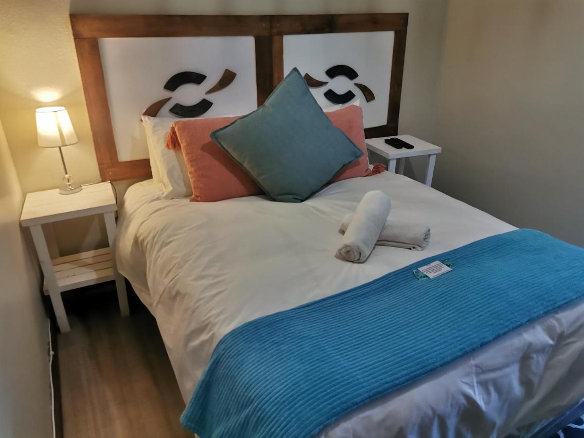 Sun Deck Lodge Hartbeespoort Kültér fotó