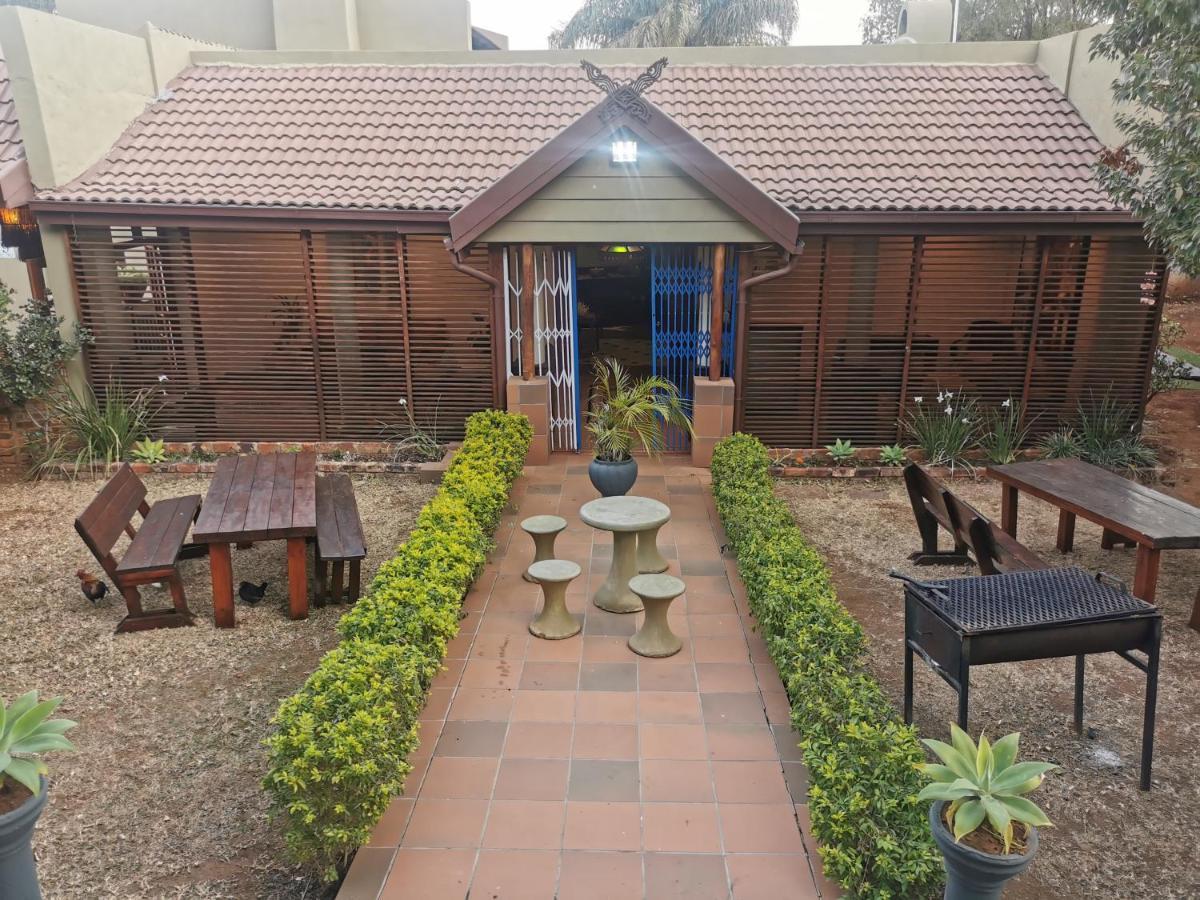 Sun Deck Lodge Hartbeespoort Kültér fotó