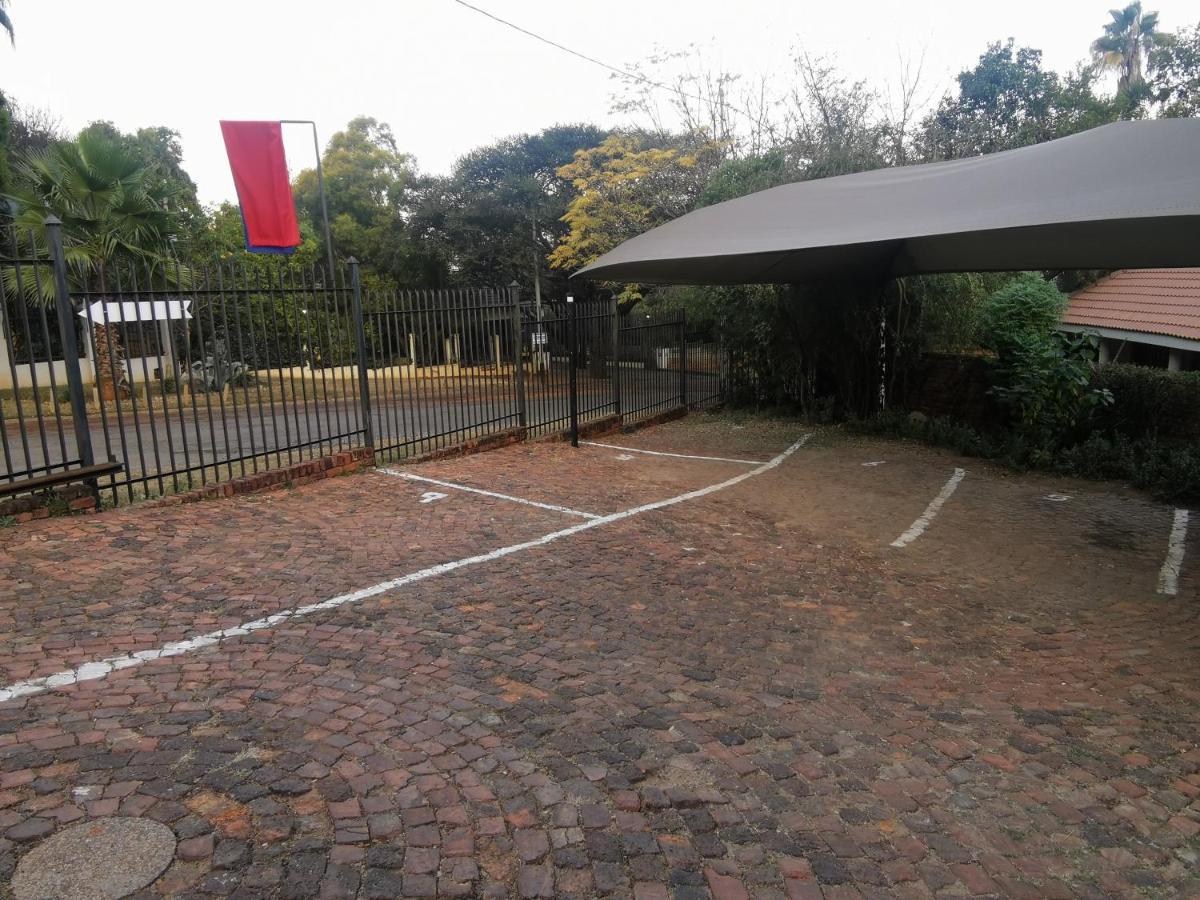 Sun Deck Lodge Hartbeespoort Kültér fotó