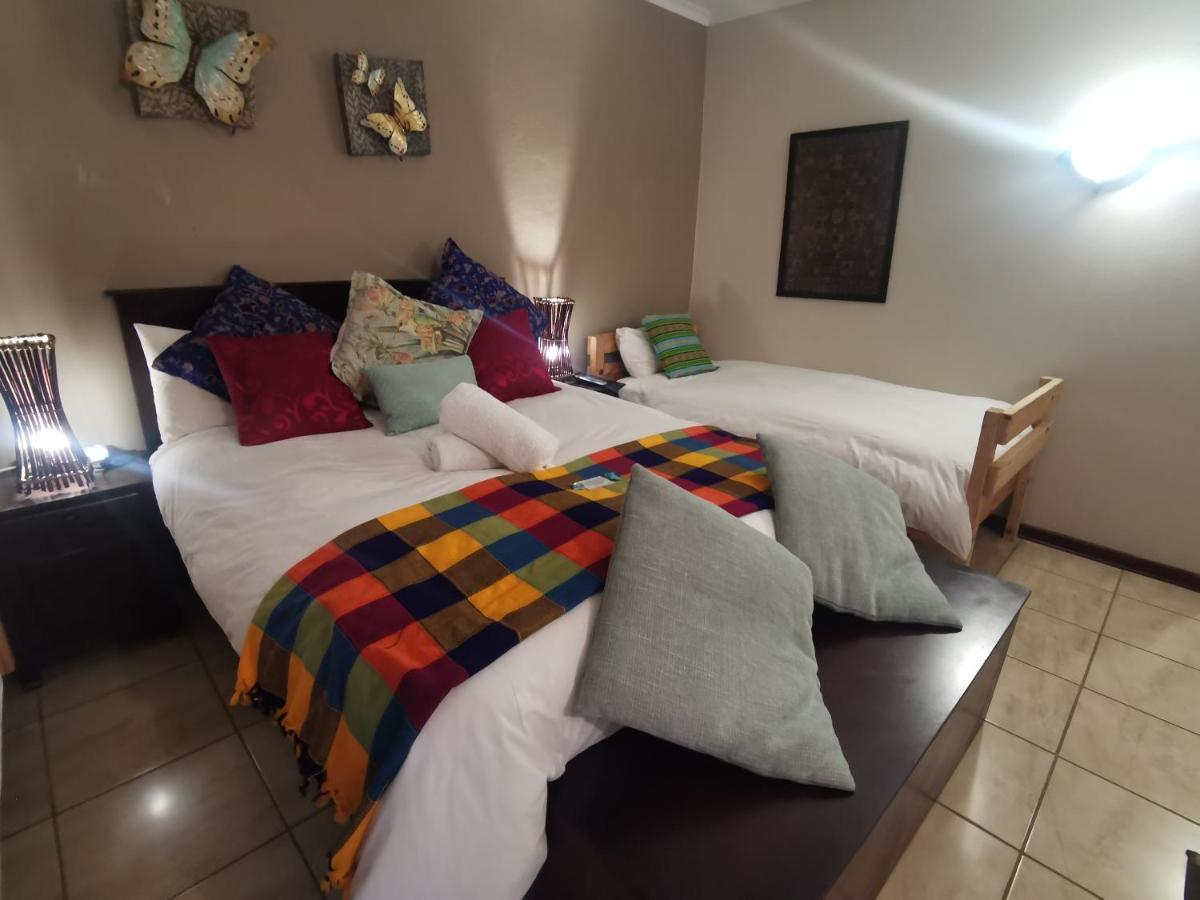 Sun Deck Lodge Hartbeespoort Kültér fotó