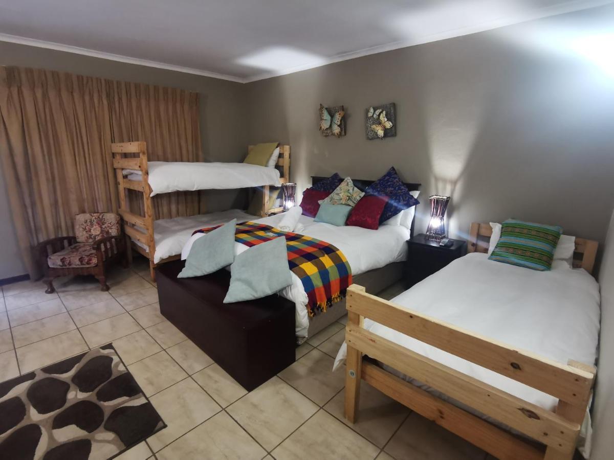 Sun Deck Lodge Hartbeespoort Kültér fotó