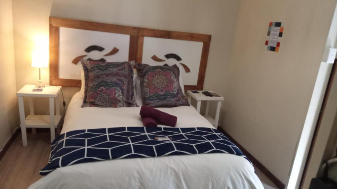 Sun Deck Lodge Hartbeespoort Kültér fotó